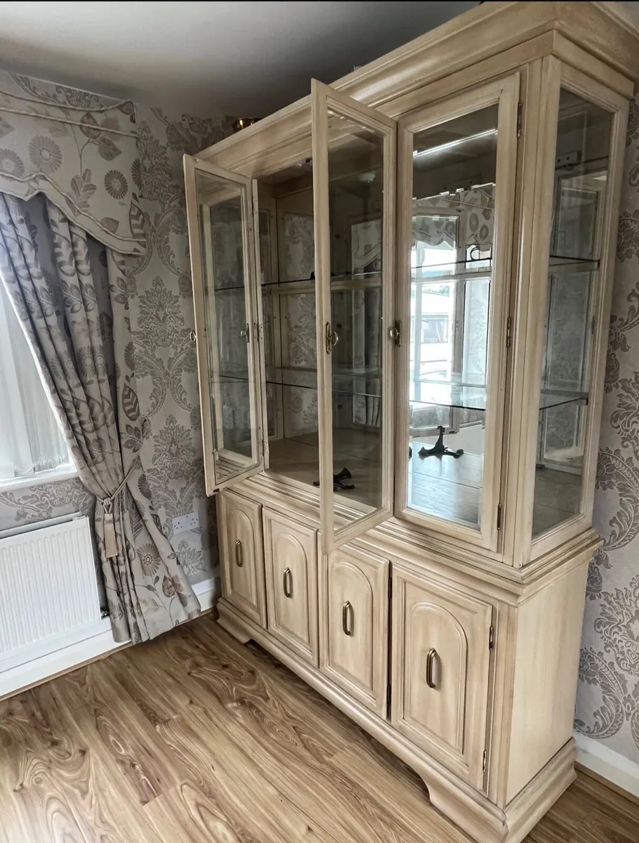 Wall display cabinet - Image 2