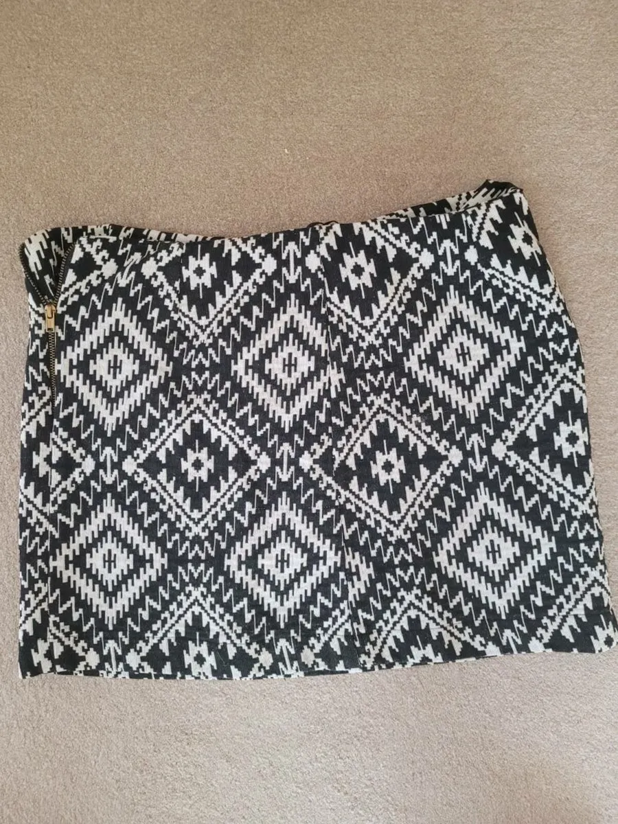 Aztec print black and white skirt - Image 1