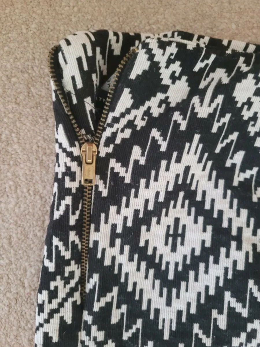 Aztec print black and white skirt - Image 2