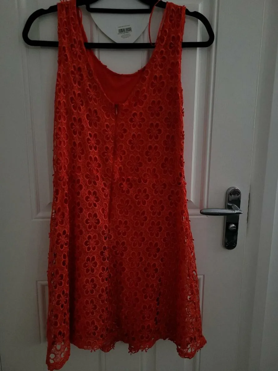 Dress red crochet - Image 4