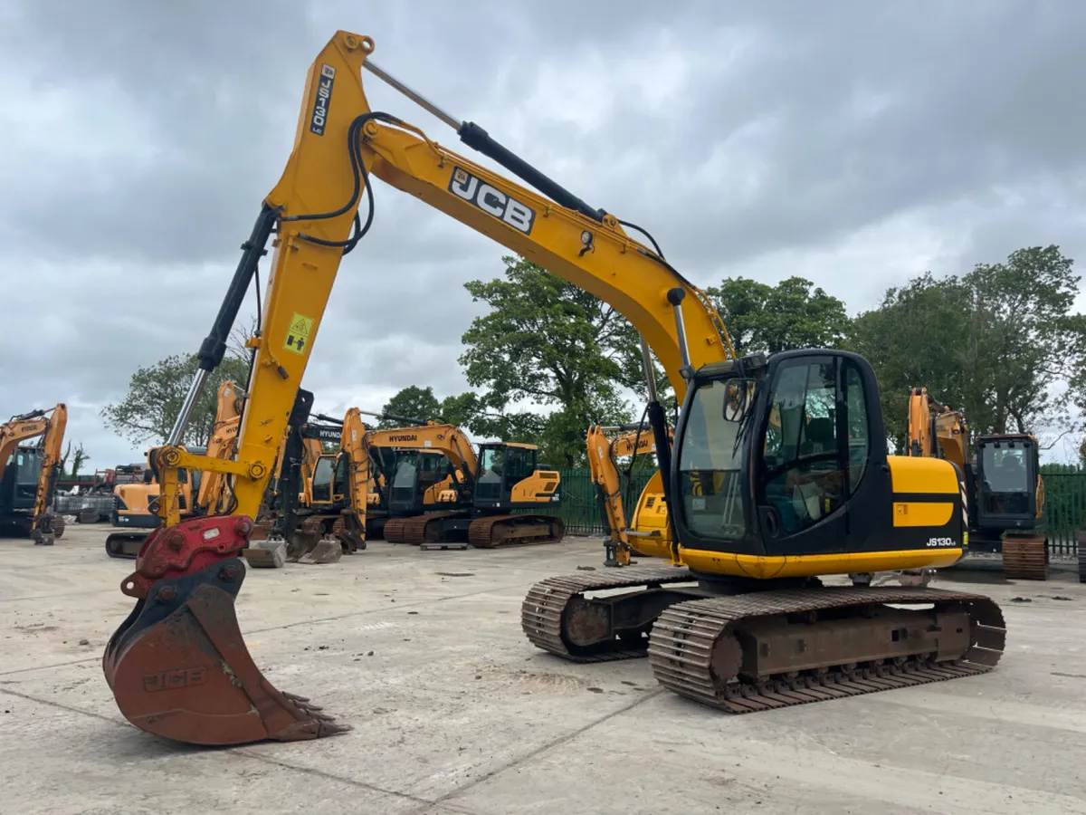 2008 JCB JS130 - Image 2