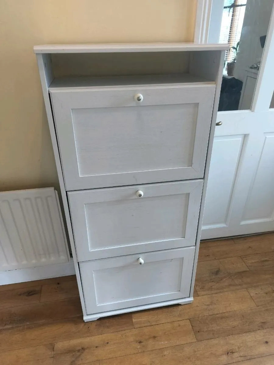 Shoe cabinet - Image 1