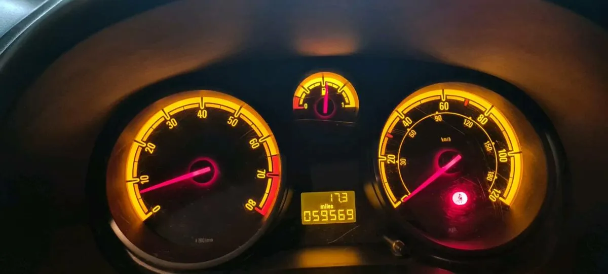 Car - Image 4