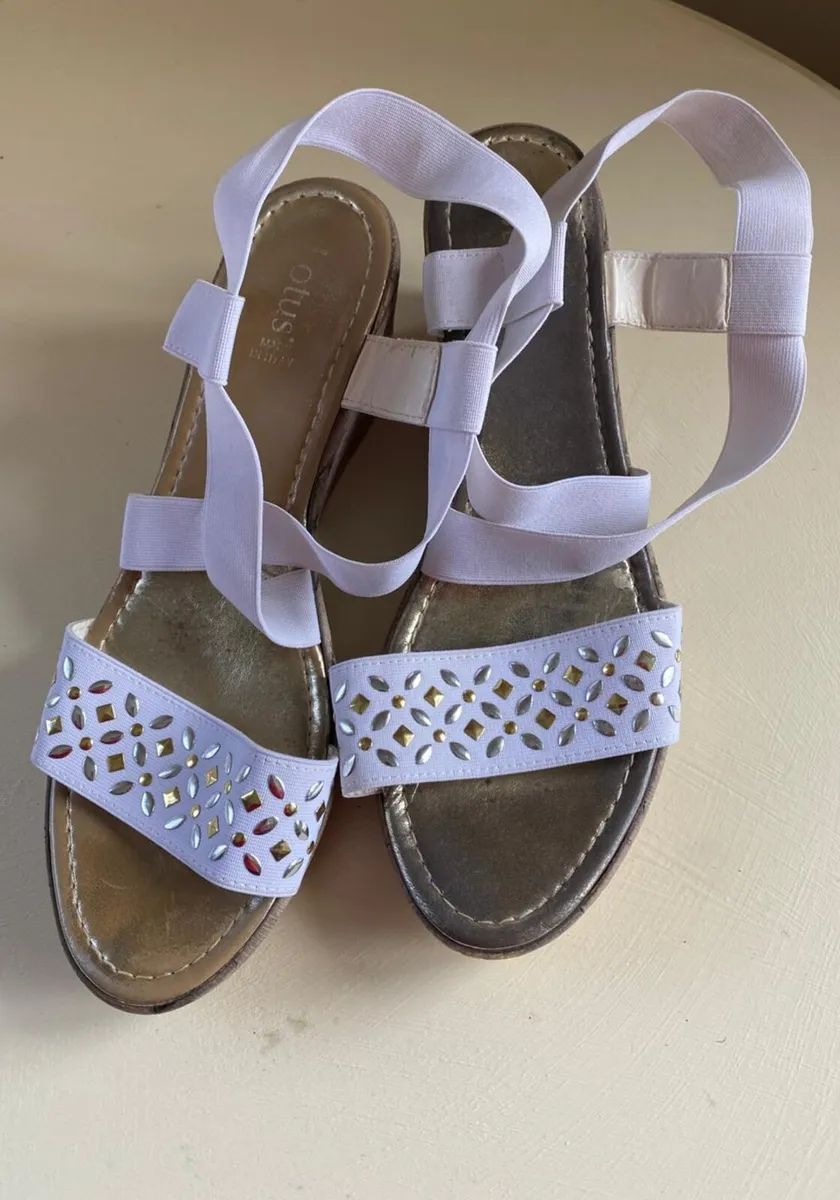 White elasticated wedge sandals sz  8 or 42 - Image 1