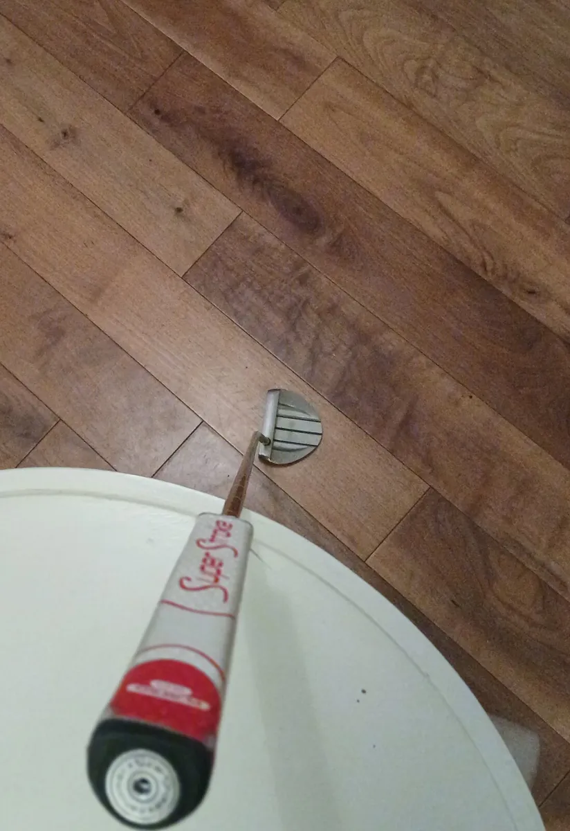 Odyssey white hot v line putter - Image 1