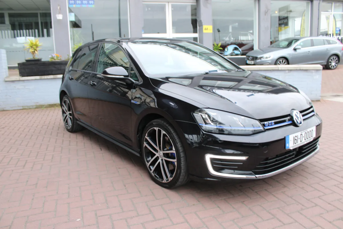 VW GOLF 1.4 TSI GTE PLUS 5DR HATCHBACK AUTOMATIC - Image 1