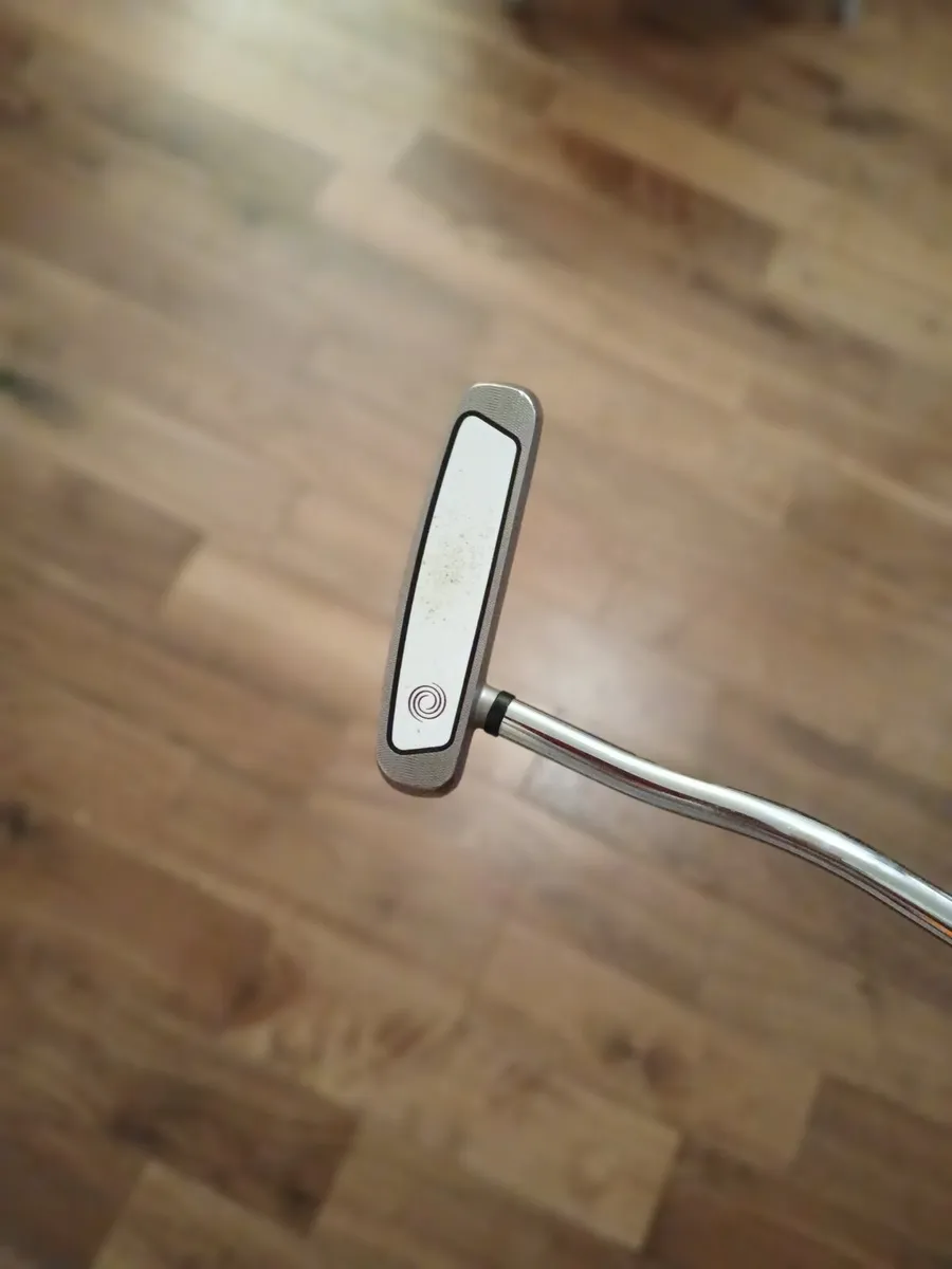Odyssey white hot v line putter - Image 2