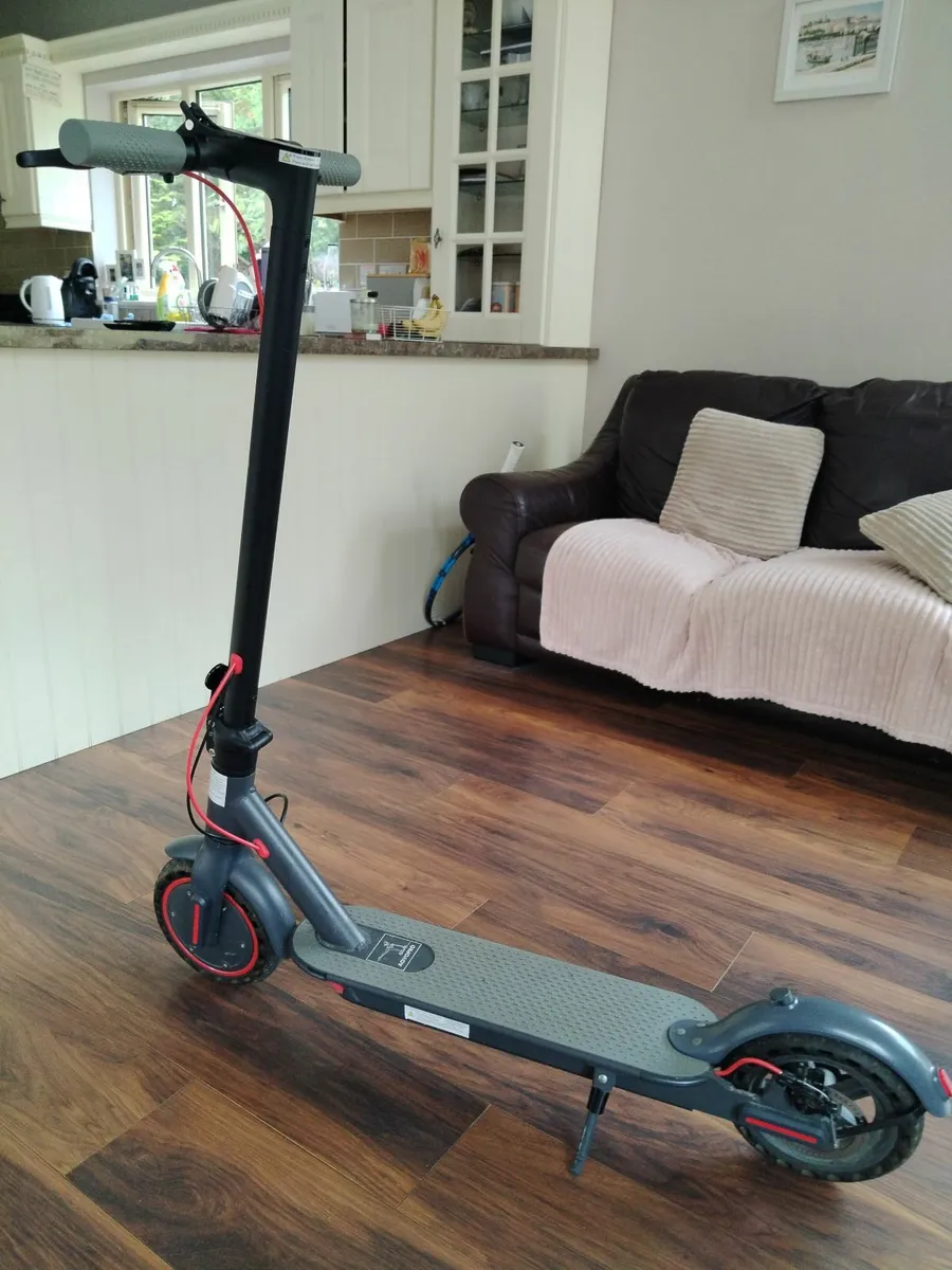 Aovopro ES80 Electric scooter for sale - Image 1