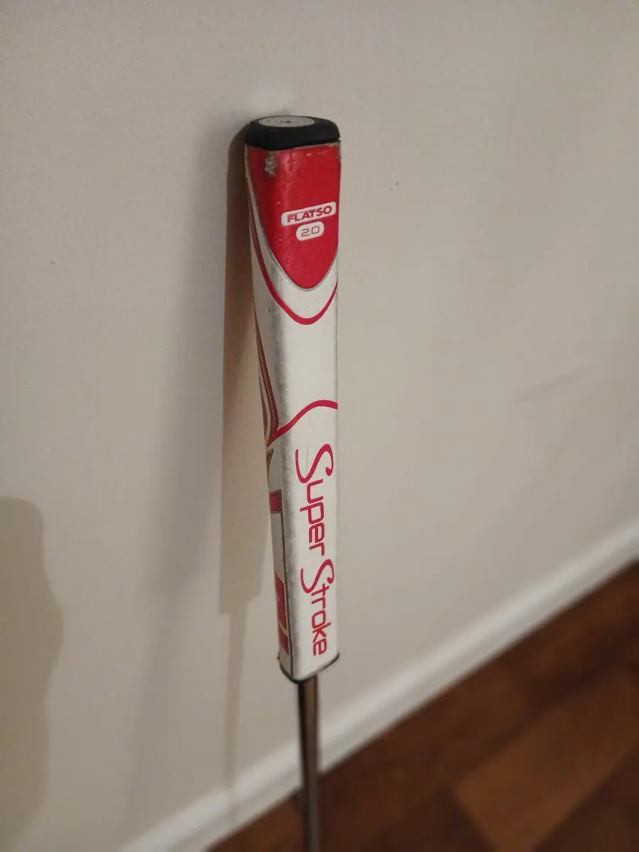 Odyssey white hot v line putter - Image 3