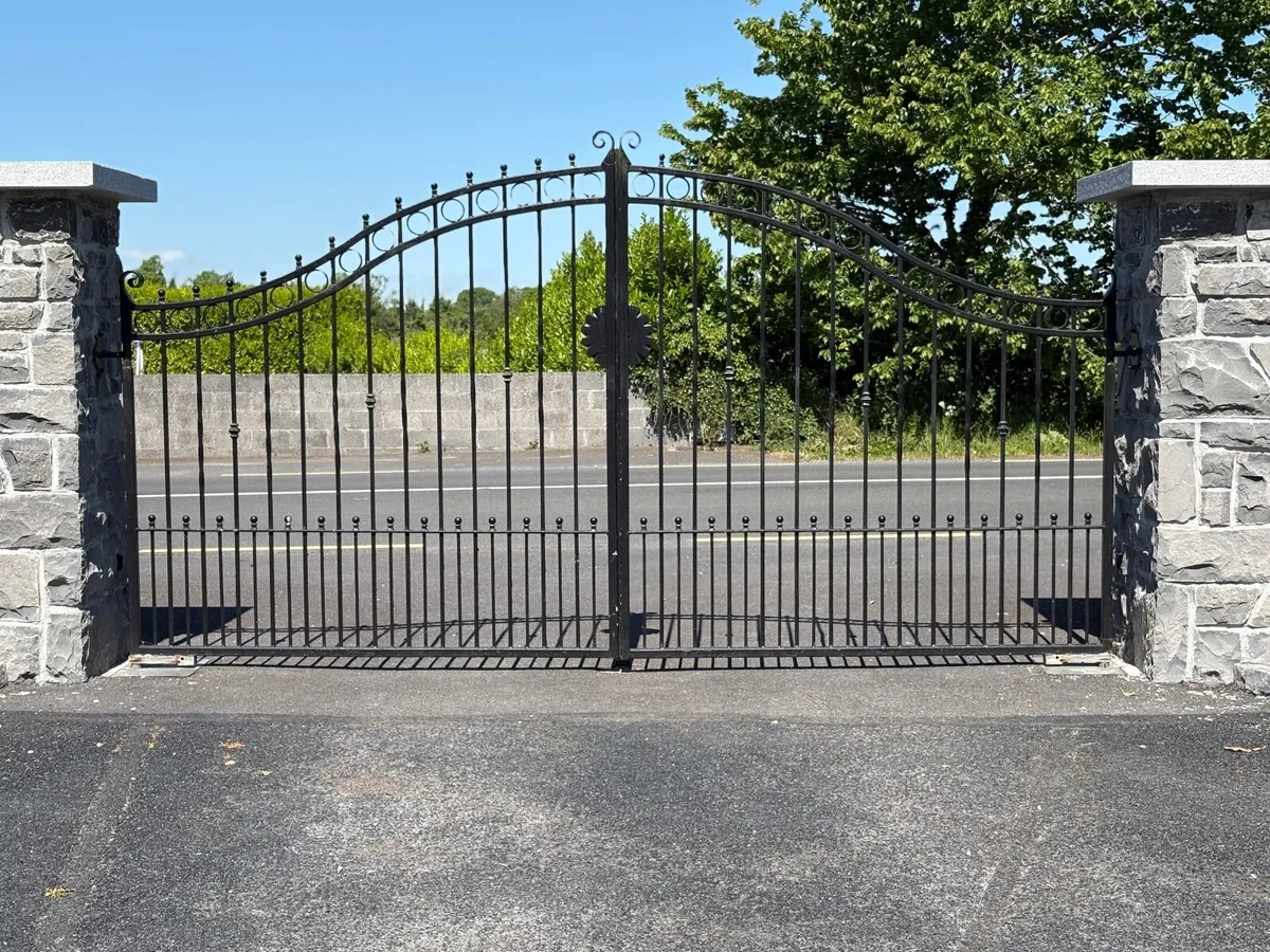 Gates - Image 1