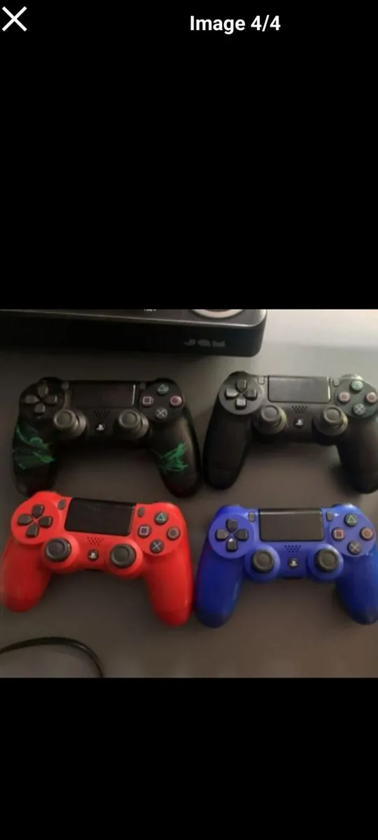 Ps4 slim + 4 Dualshock controllers - Image 2