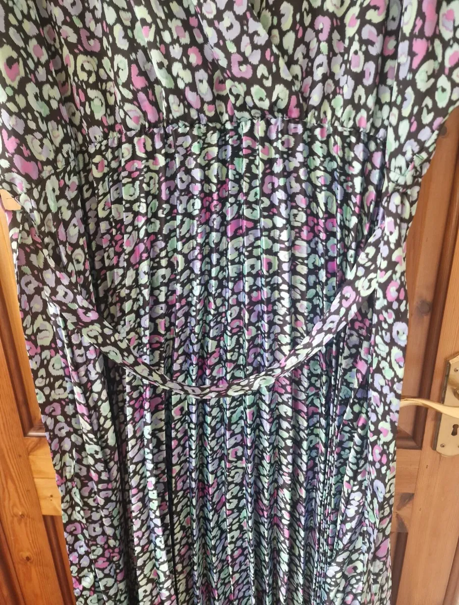 New occasion dress sz 30 - Image 2