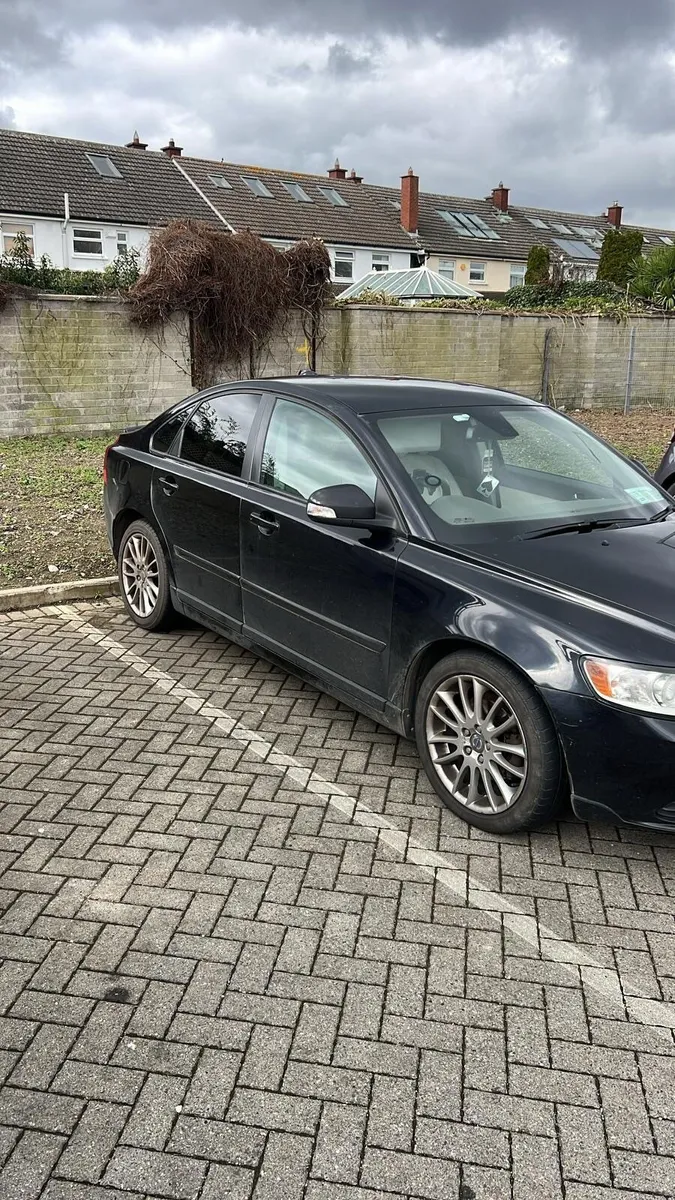 Volvo S40 2010 - Image 1
