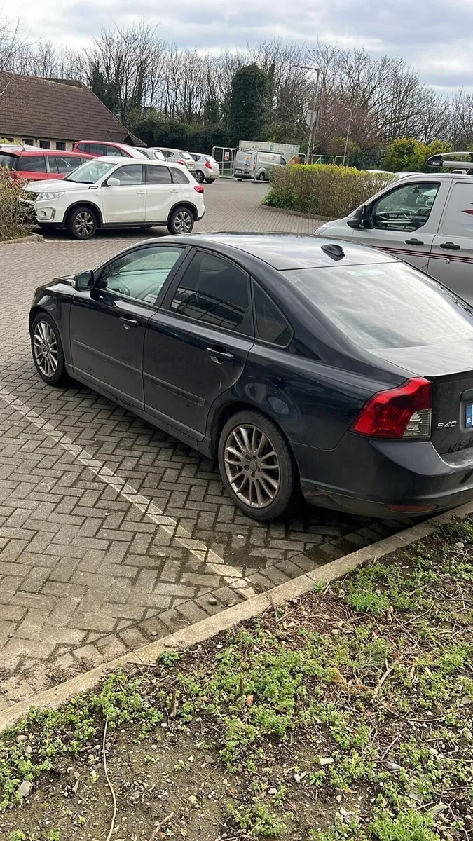 Volvo S40 2010 - Image 2