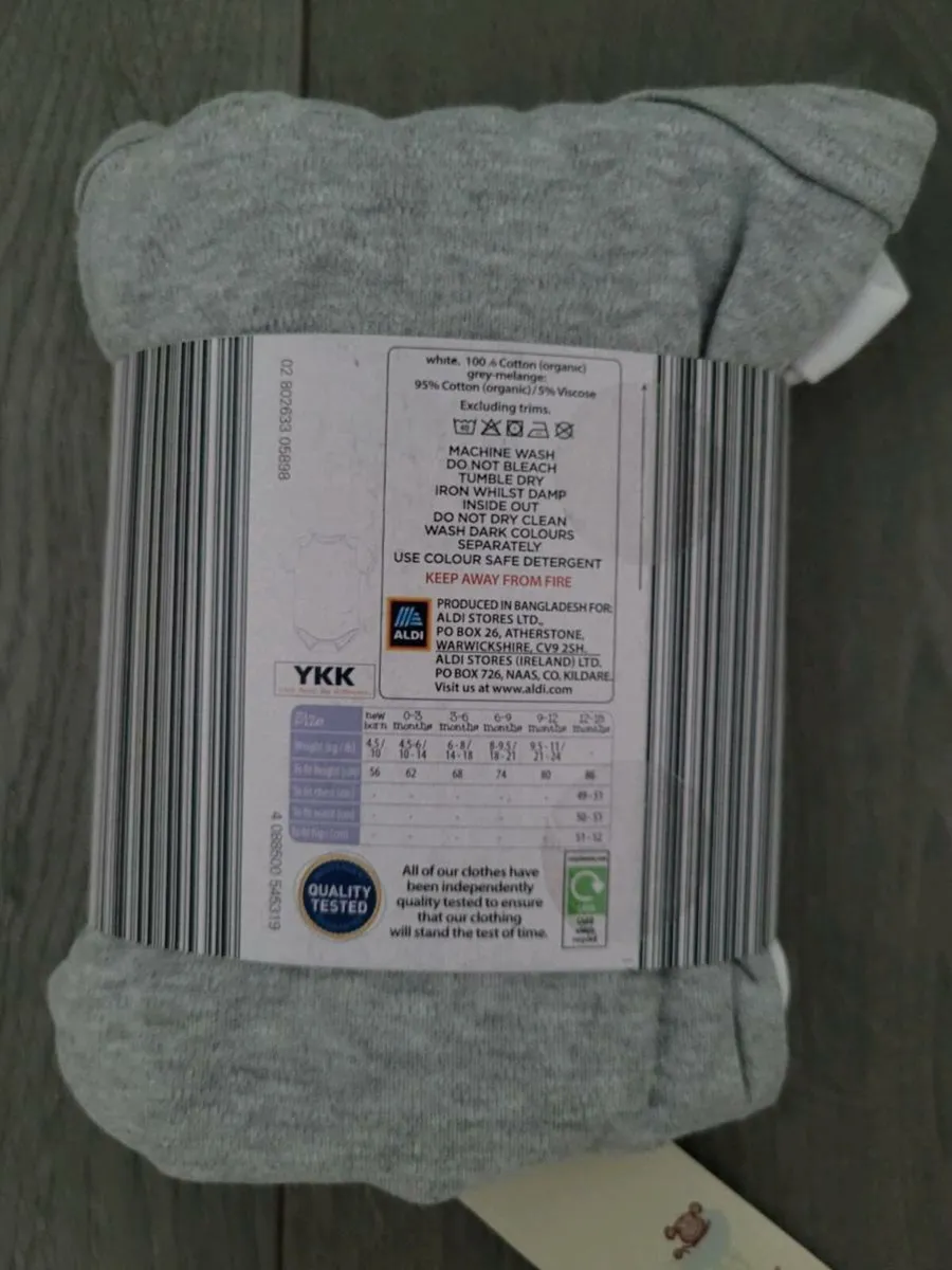 Bot or girl short sleeve romper suit - Image 2