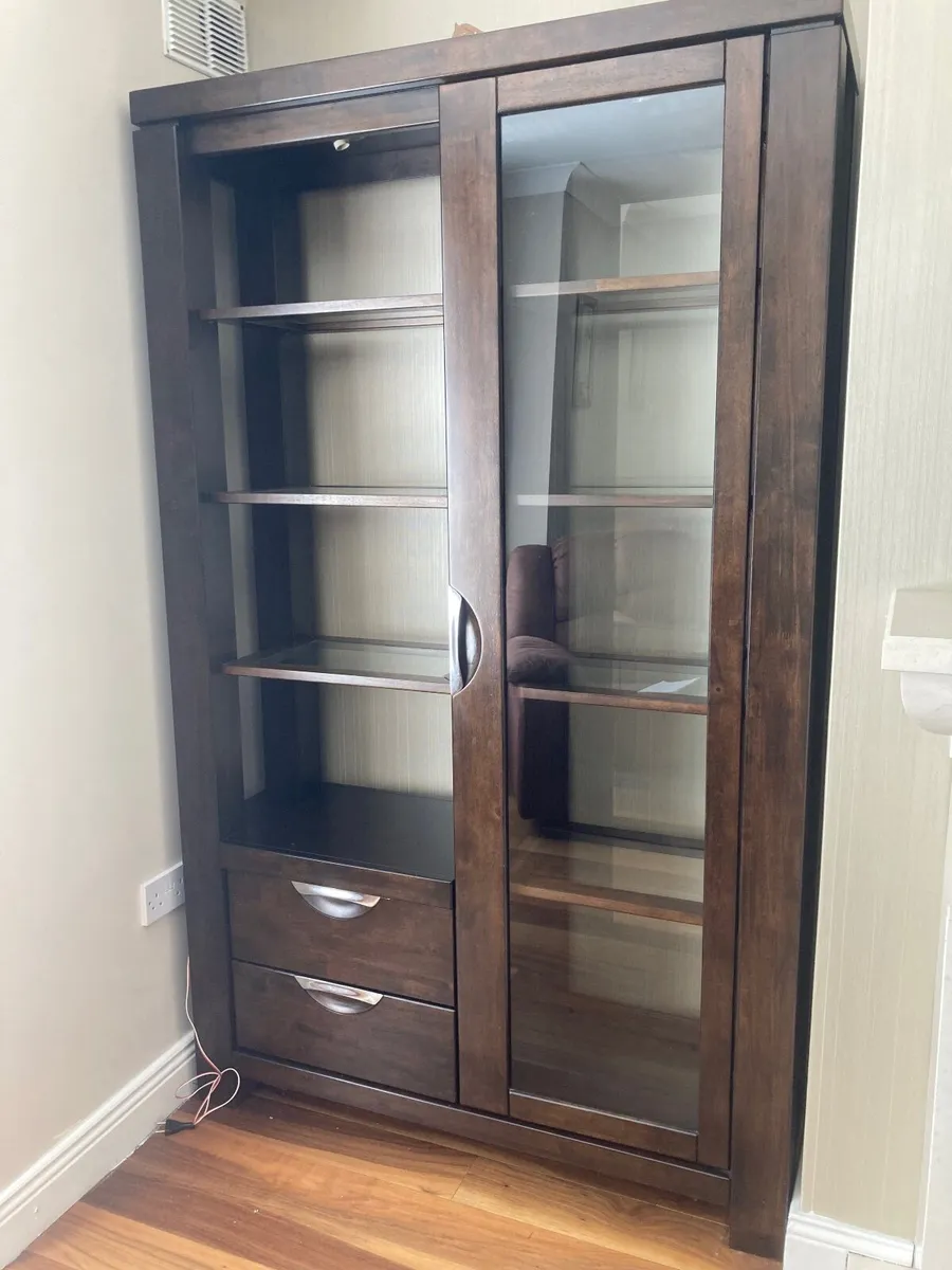 Cabinet - Image 1