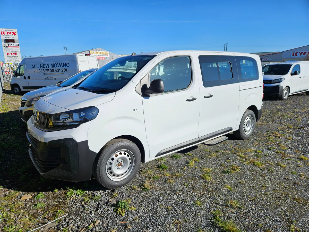 Opel Vivaro 7 Seater bus - Image 1