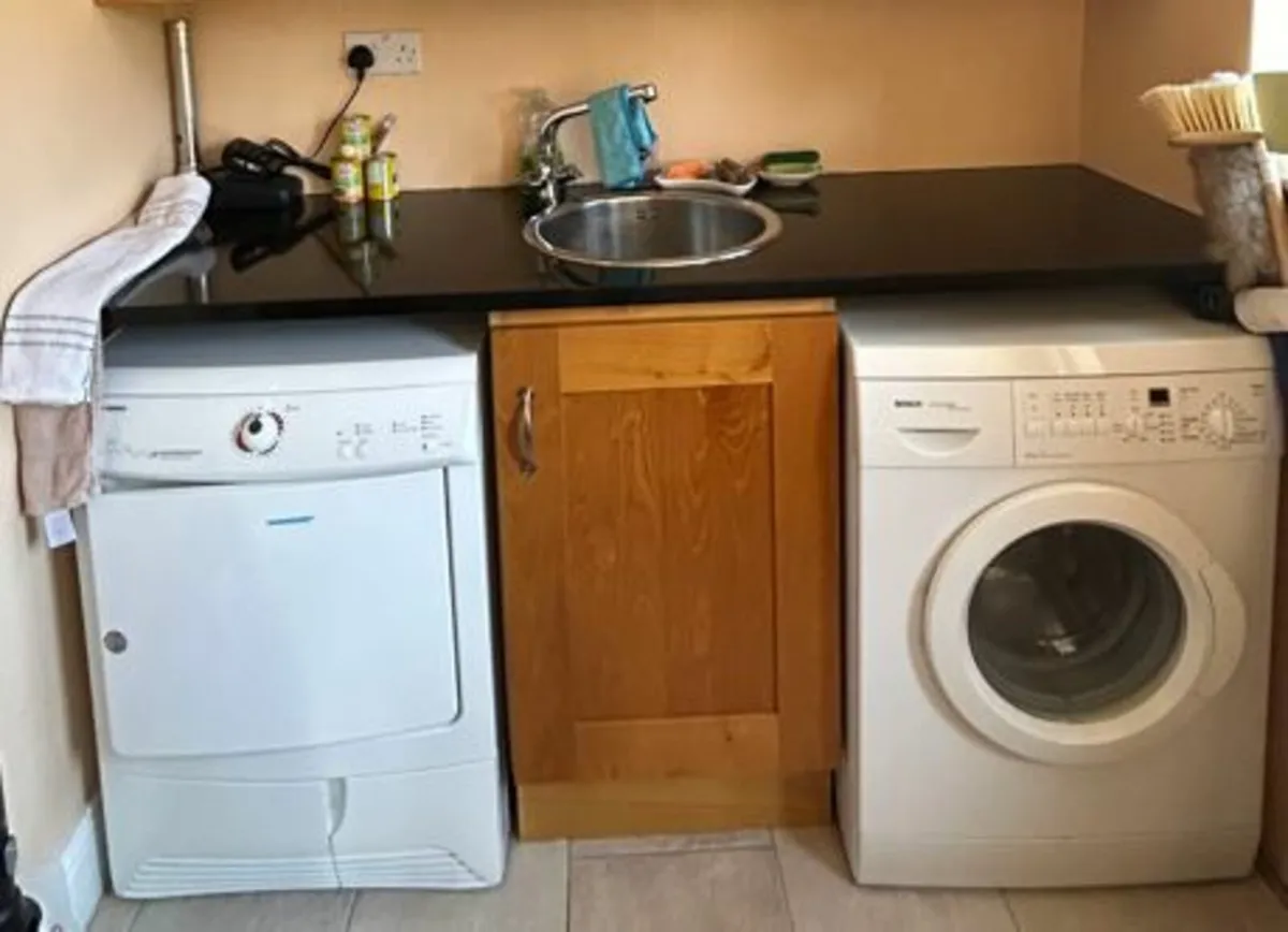 Oak Kitchen Units & Appliances - FREE TO COLLECT - Image 3