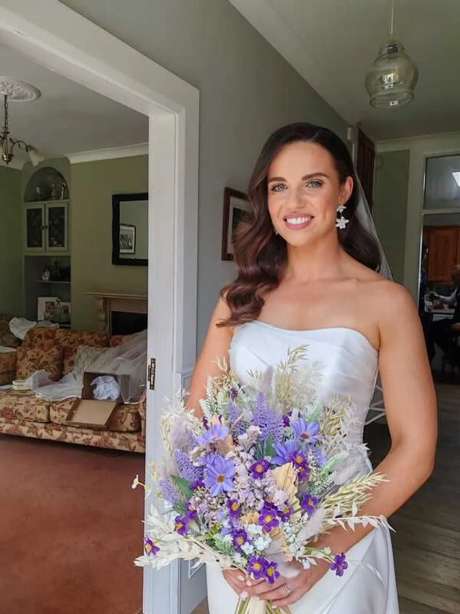 Faux and dried flowers - Image 1