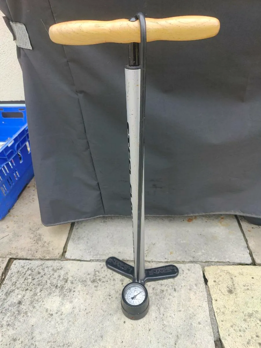 Bicycle pump - Image 3