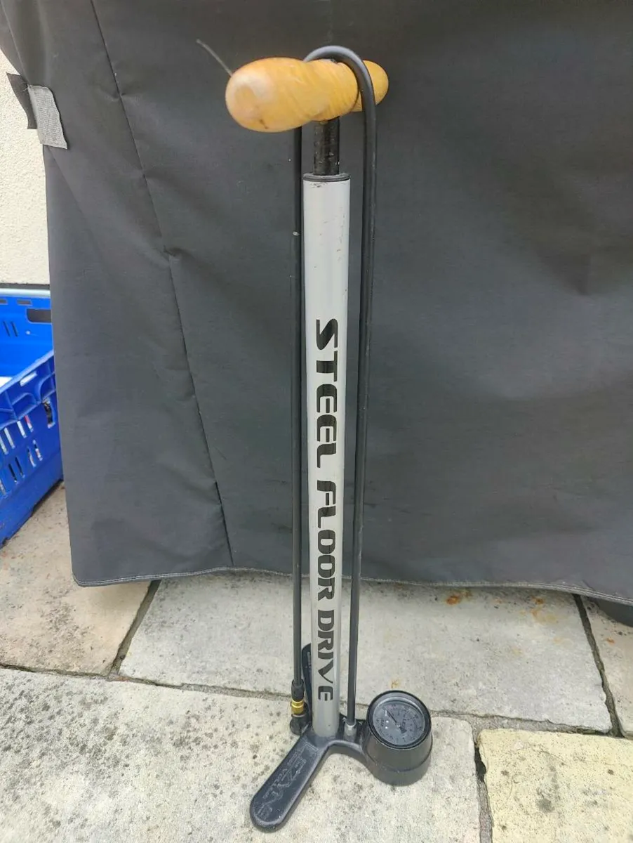 Bicycle pump - Image 1