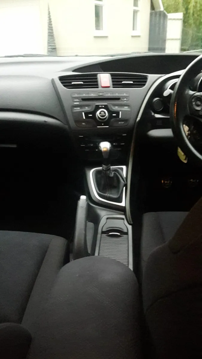 Honda Civic 2012 - Image 2