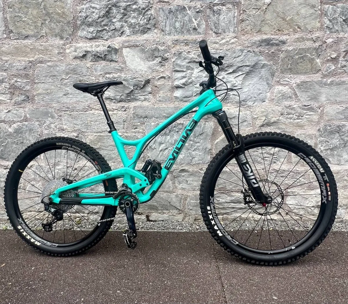 Mountain bike - Image 1