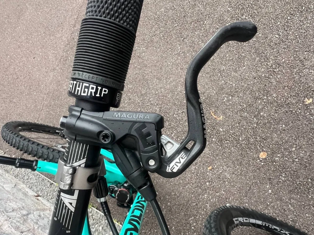 Mountain bike - Image 4