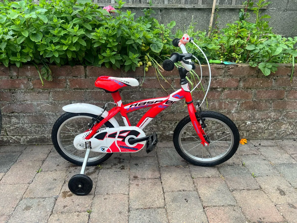 Boys Bike size 14 great condition with stabiliser - Image 1