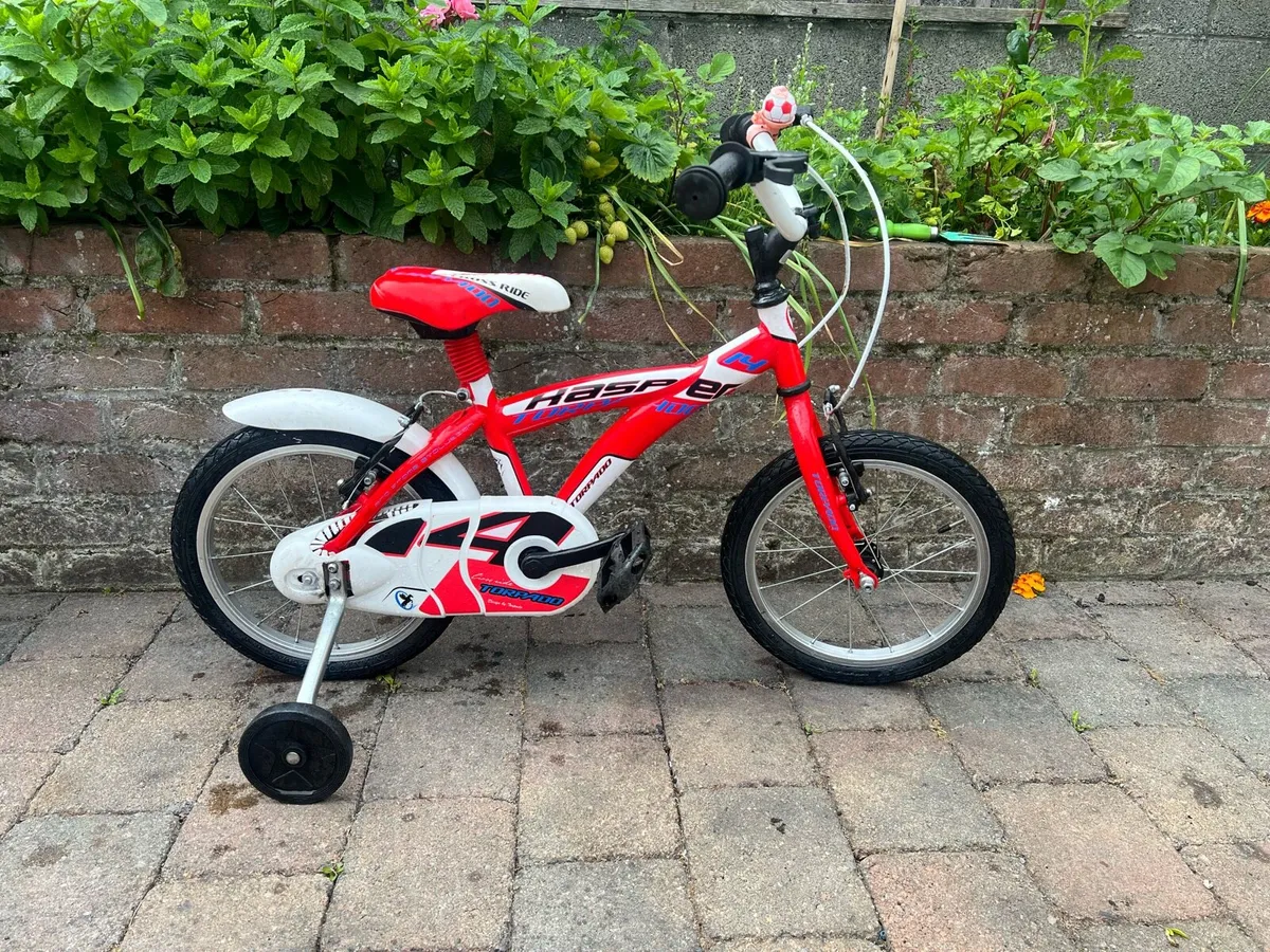 Boys Bike size 14 great condition with stabiliser - Image 2