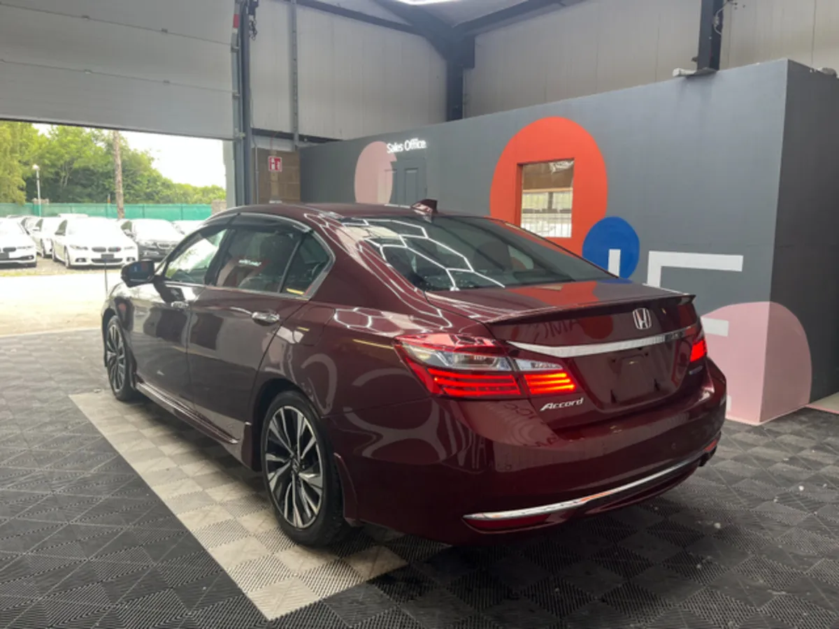 Honda Accord 2.0 HYBRID / 79k KMs / HEATED SEATS , - Image 4