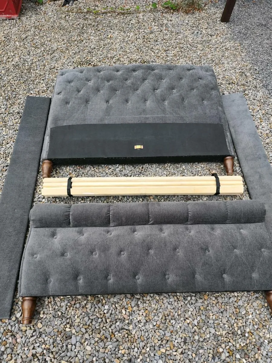 King size bed - Image 2