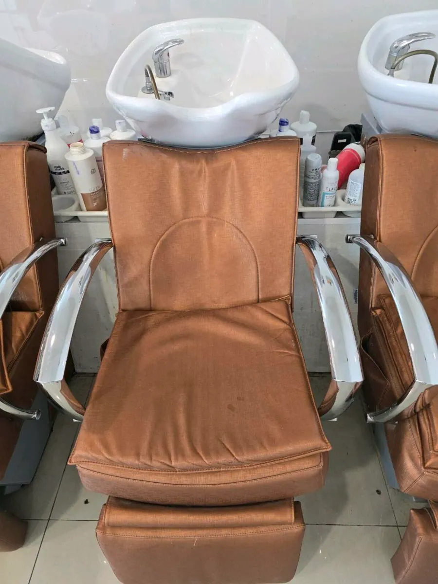 Salon massage chairs with basin - Image 1
