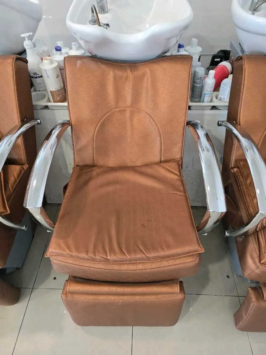 Salon massage chairs with basin - Image 2