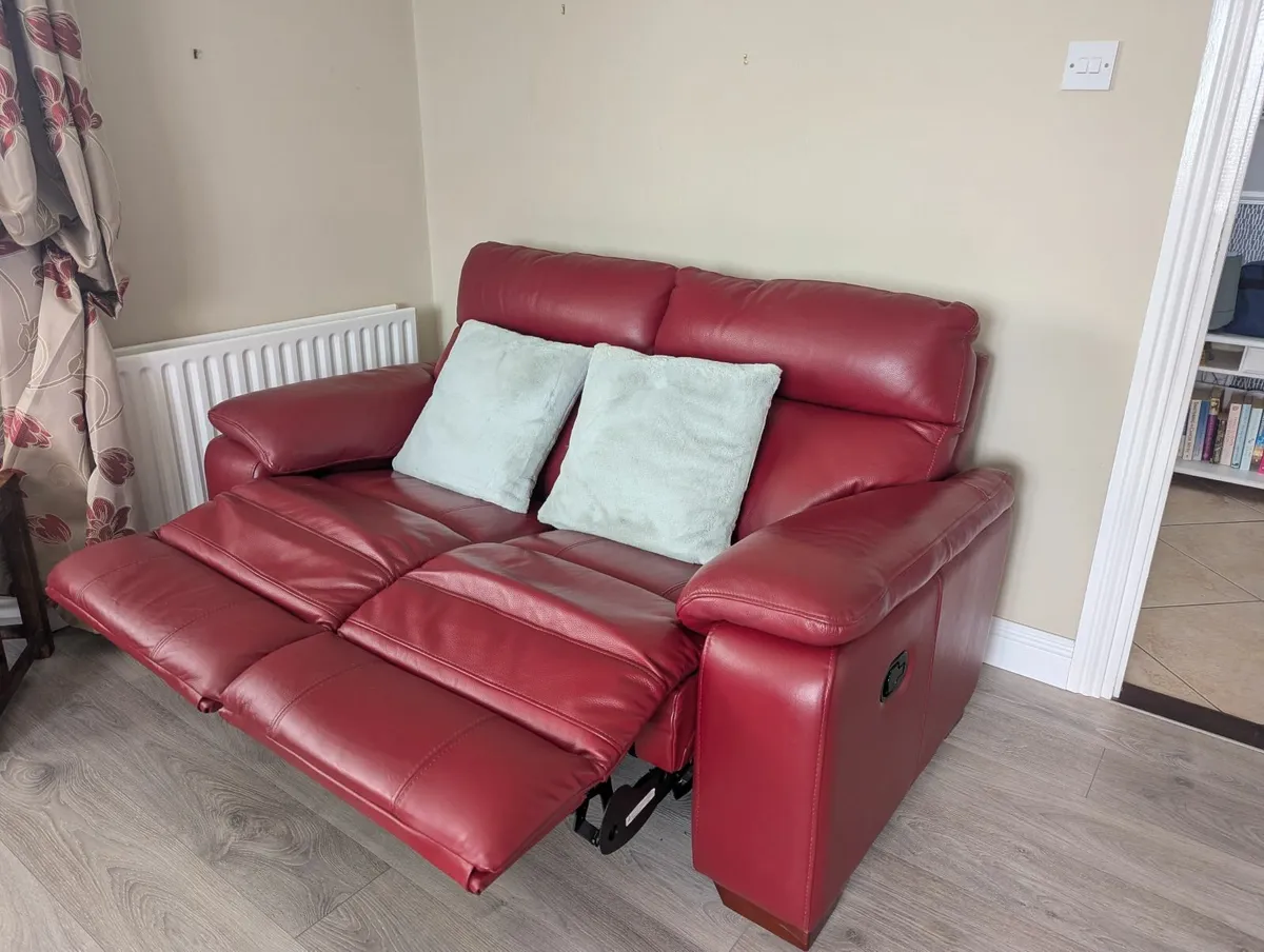 2 Seater Burgundy/Red leather reclining sofa - Image 3