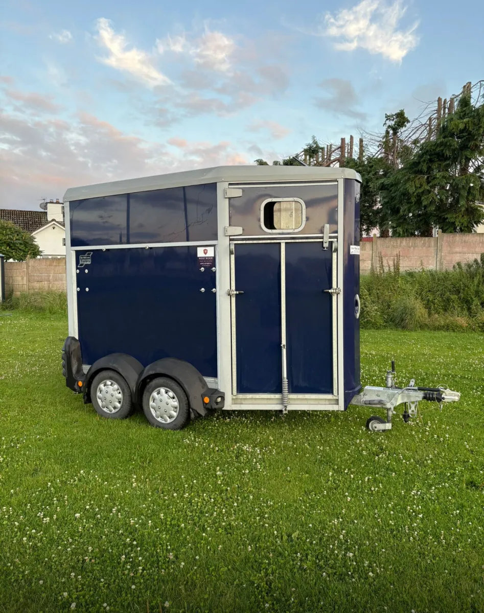 Horse box - Image 1