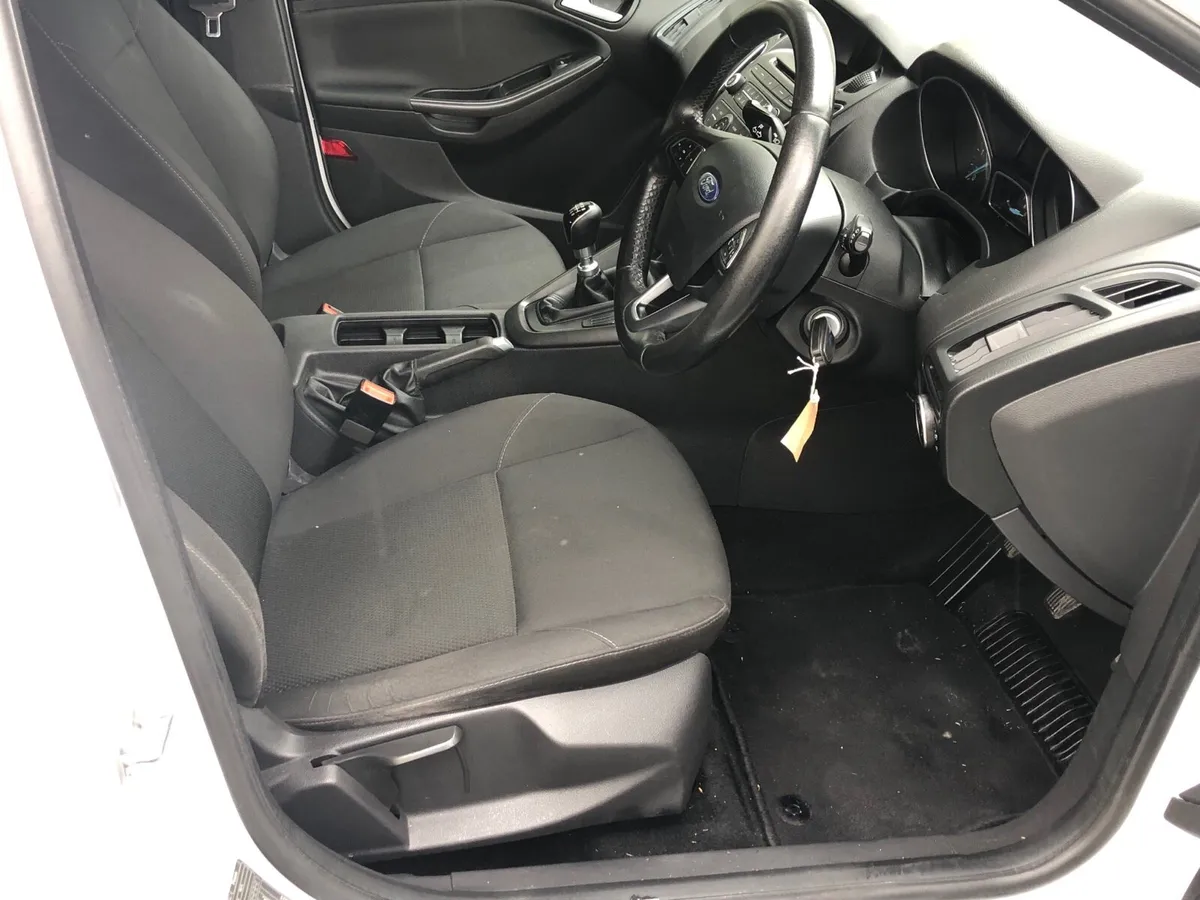 FORD FOCUS VAN DOE 5/26 2017 - Image 4