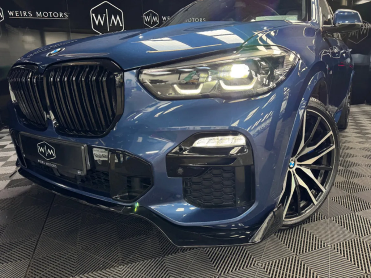 BMW X5 G05 XDRIVE 30D M SPORT/ SUNROOF/ SKY LOUNGE - Image 4