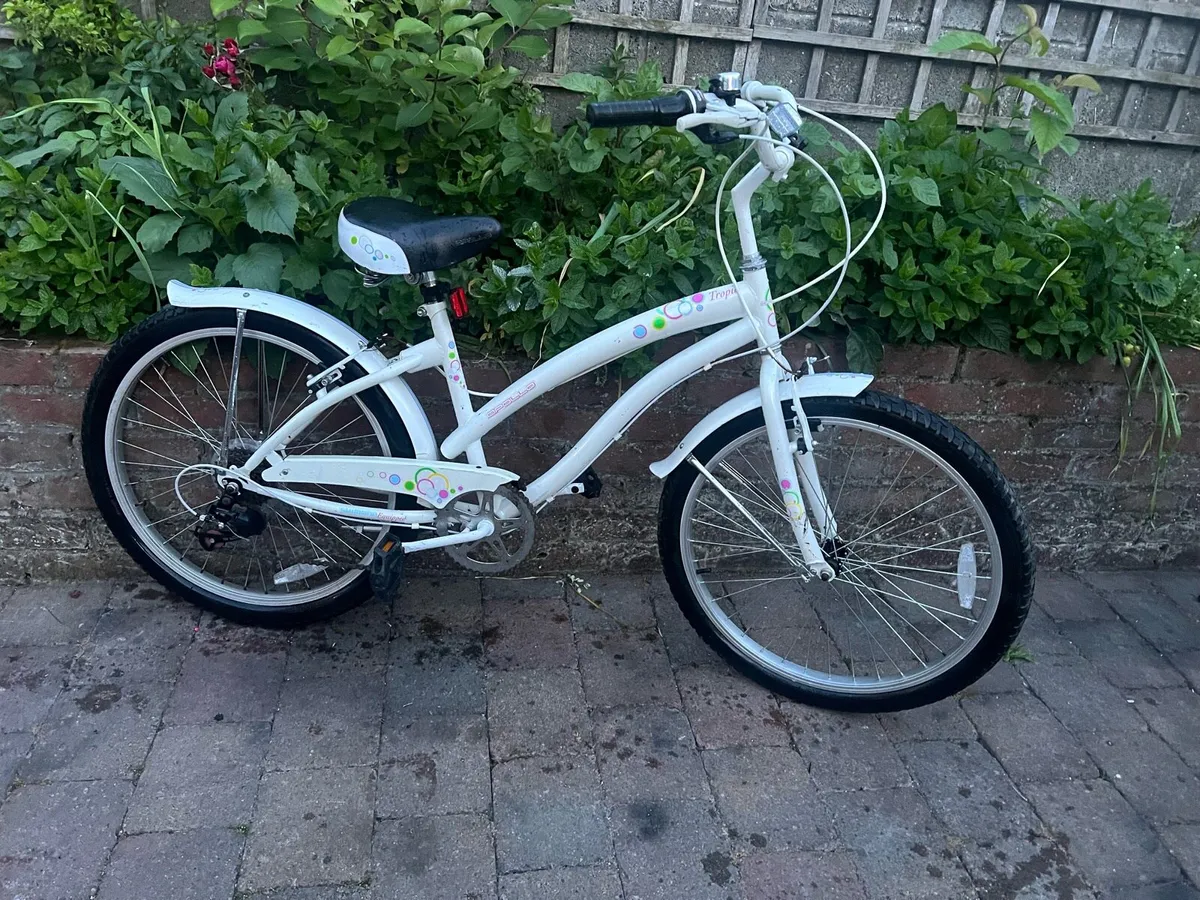Girls bike size 24 great condition working 100% - Image 1