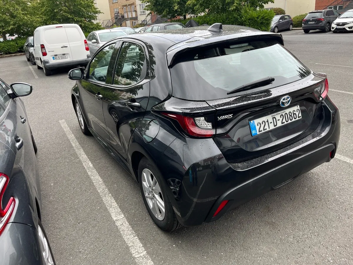 Toyota Yaris hybrid - Image 3