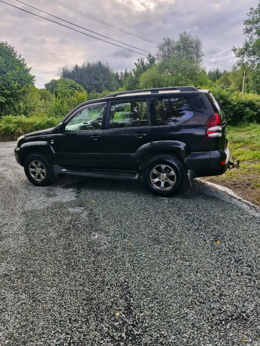 Toyota Land cruiser 5 seater - Image 2