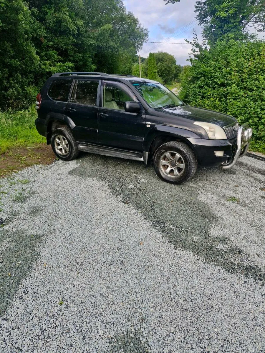 Toyota Land cruiser 5 seater - Image 3