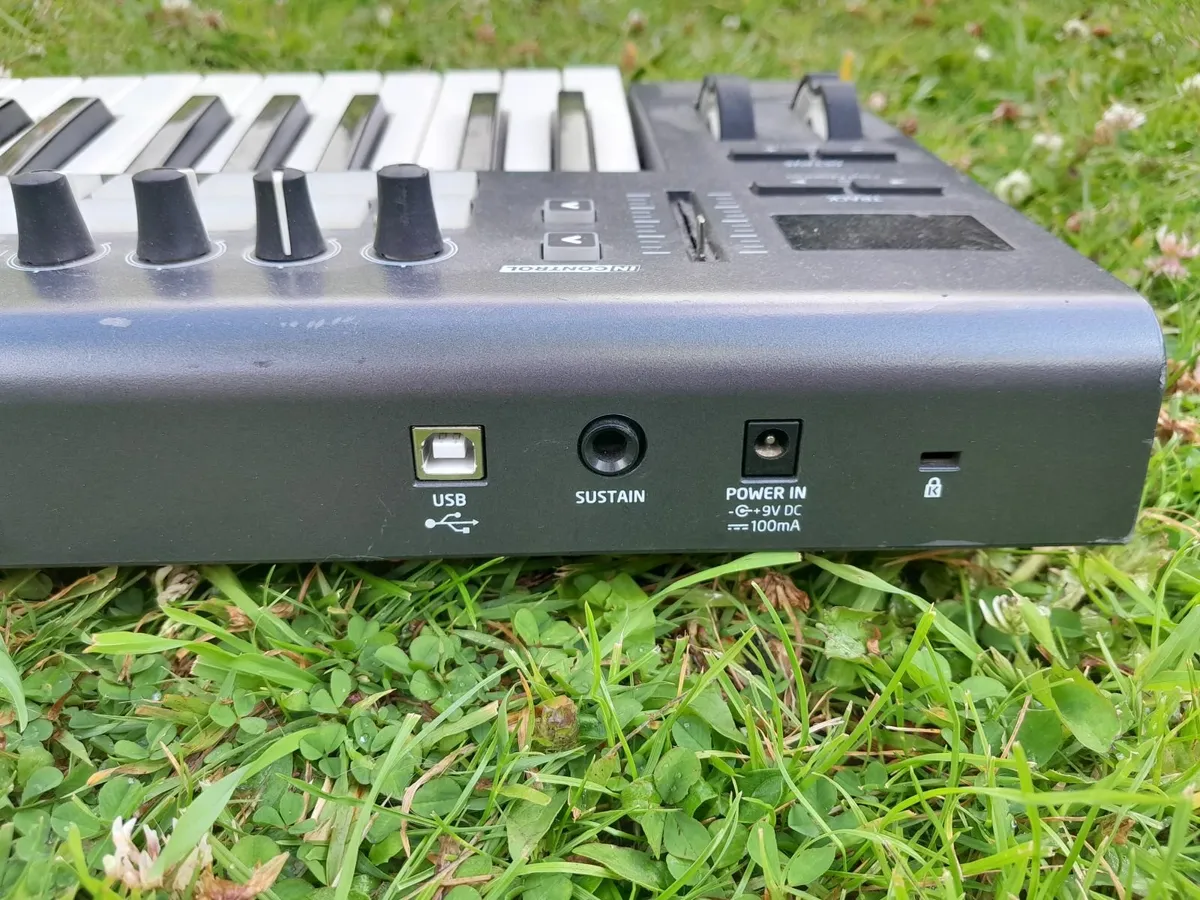 Novation LaunchKey 25 midi keyboard MK3 - Image 2