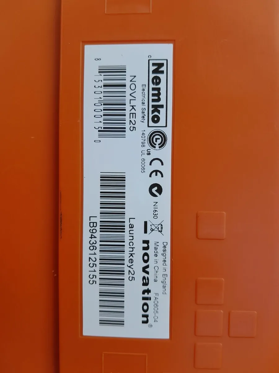 Novation LaunchKey 25 midi keyboard MK3 - Image 3