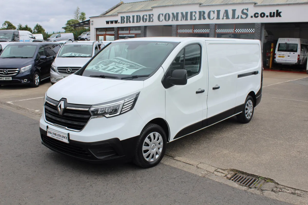 2022 Renault Trafic LL30 Business - Image 1