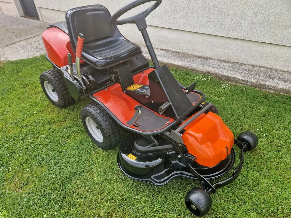 17 hp Lawnmower with new deck - Image 1