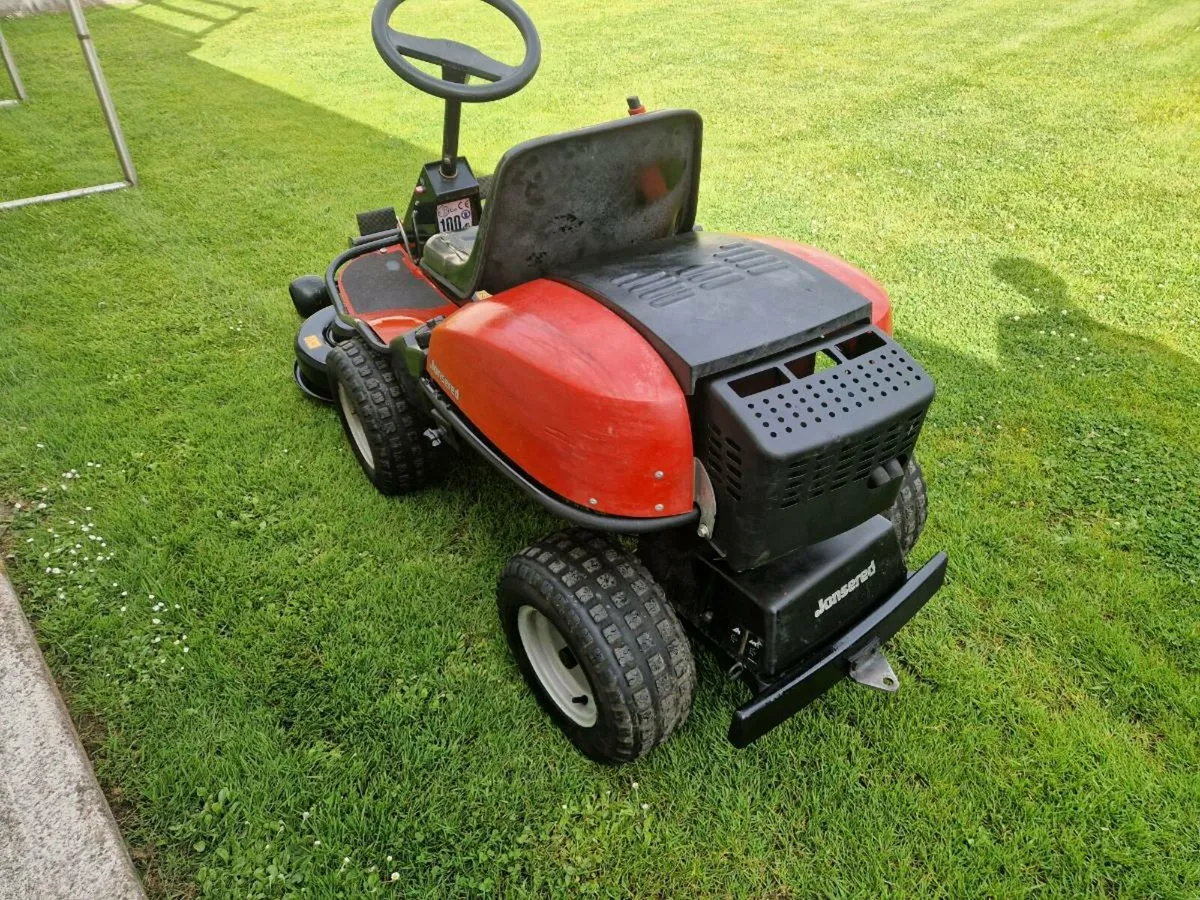 17 hp Lawnmower with new deck - Image 4