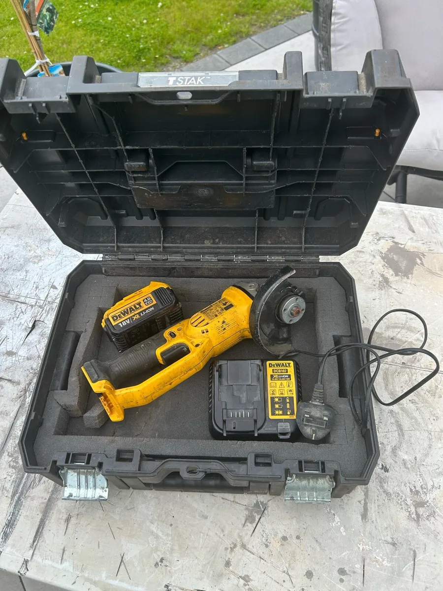 Dewalt grinder - Image 1