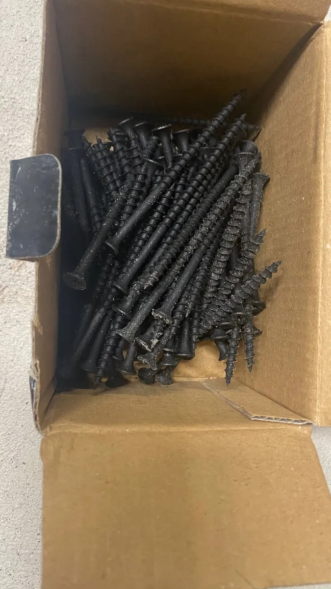Tucks screws - Image 1
