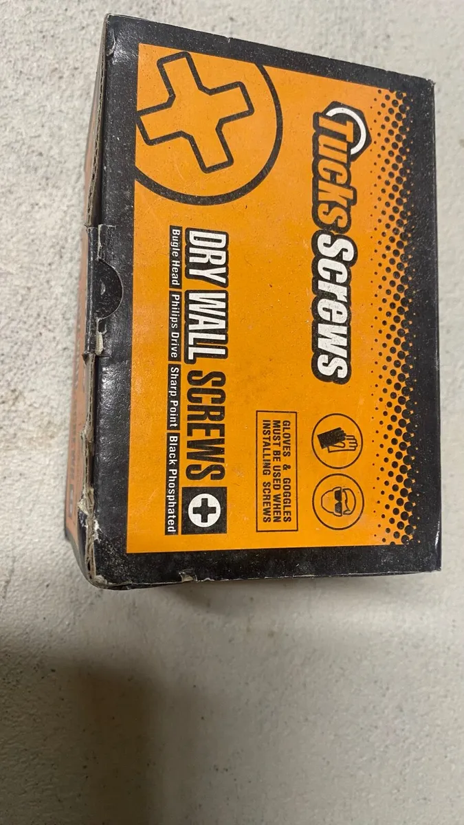 Tucks screws - Image 3